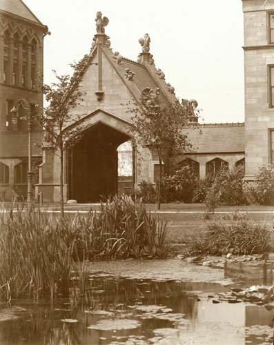 Botany Pond with Hull Gate behind.